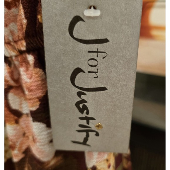 NWT  Very Pretty J for Justify Red Floral Dress‎ MEDIUM - Picture 6 of 7